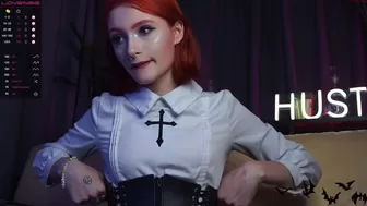 adeline_dark sweet doll fingering pussy