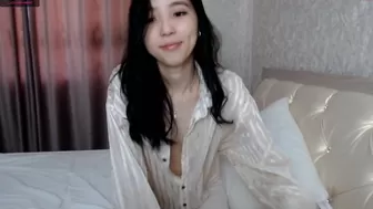 ari_willow cute women lick nipples