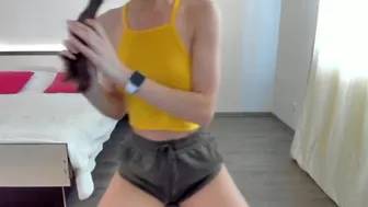 Phoesweet naughty bitch delivers orgasm sex toys