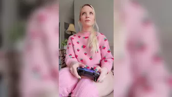 sarahsuniverse touching