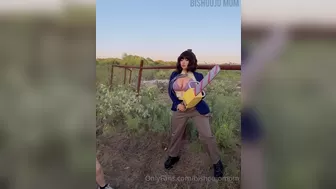 Bishoujomom cute young lady shows off beautiful tits