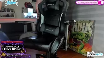 yesikasaenz skinny beauty pulls pussy