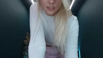 8a8y_nura lustful woman fucks vagina with phallus