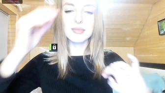 MissFentasy1 эстетично поласкала свою пилотку