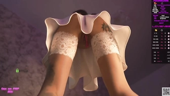 siberianngirl Вставляет пальцем в свою киску