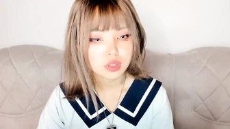 YummySoap  соблазняет своими дырочками зрителей