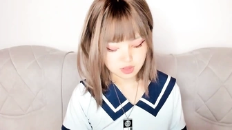 YummySoap  дрочит себя и кончает