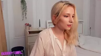 nika_t3en shows off her milking