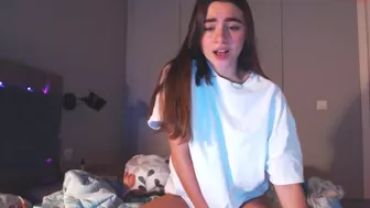 miley_k18 babe in stockings fucks ass