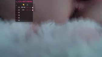 wetsparkles sultry slut fucks her pussy