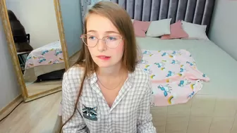 the_mandy_experience appetizing babe lifts her legs