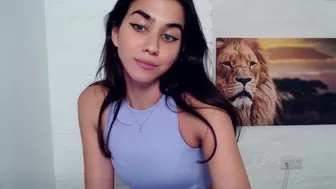 mary_dall gorgeous babe licks dildo