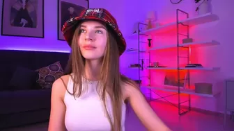 prettyalison buxom plays with long dildo
