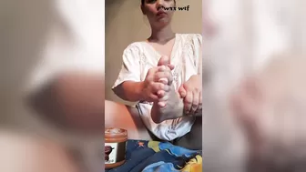 Teen Redhead Licking her Feet, Soles and Sucking Toes and Cream Massage_XO Bunny_1080p