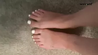 Bare Teens Feet_Lena Danzara_720p