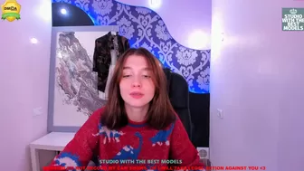 sara__shy juicy  slut fingered