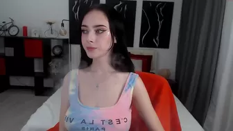 ronandalice chick with slack tits dancing in front of the camera