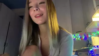 jess_juice busty  caresses shaved vagina