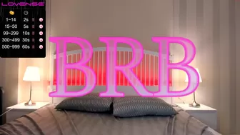 givemeemoree naughty nipple exposes her body