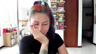 is_this_my_neighbor exquisite  cam girl  fucks herself in the vagina