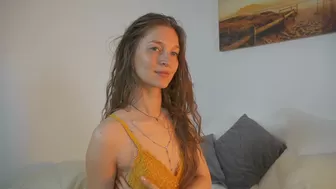 infinity____ hot prostitute poses in shorts