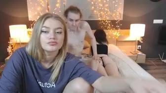 hizgi greedily fucks her pussy