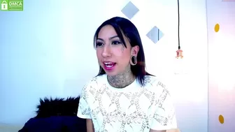 dani_cat rubbing  show with a sexy petite girl