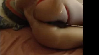 pipaypipo charming babe poses nude in front of the webcam