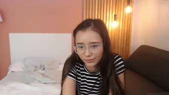 petite_millie18 cool bitch