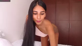 jessi_ocean wet cam schoolgirl without panties