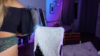 malbontess noble lady praises boobs