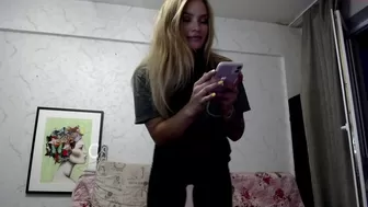malbontess spicy trash fucks herself with a dildo