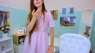 amy_blare online  fucks a vibrator in a live show