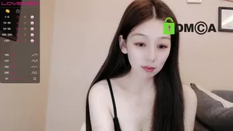 aiyami jerks off with oil feet