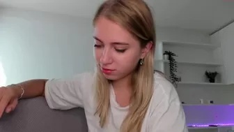 aggie_and_hanna stocking babe shows elastic tits