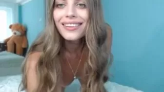 adri_sweetie naked sexy babe with a very skinny body is being playede online chat