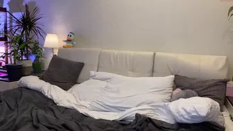 l ambitious thing handjob pussy