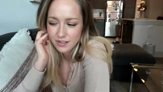 texasthicc teen slut fingers pussy