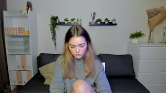 caitlin_bell busty mfc beauty with oily body2022 webcam