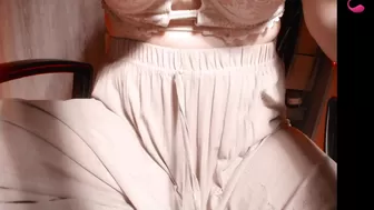 _yumek0o very attractive blonde teasing in online chat