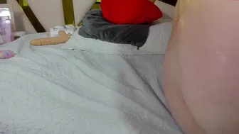 emyli_sweet_ horny slut masturbates with toy