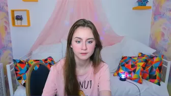 elizabeth_wong appetizing babe lifts her legs