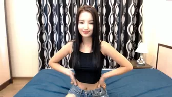 yumiko_yui skinny gymnast masturbates with a big vibrator 2022 webcam