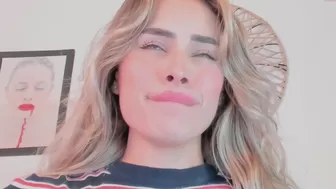 antonia_savatto_ new juicy lady plays with pussy