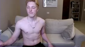 steveoceanbeanhuge slutty confidant gently masturbates pussy