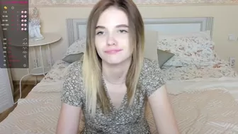 solla_q webcam hidden show with naked athlete