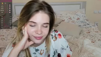 solla_q graceful dancing with girlfriend