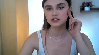 qqlola young student fucks pink toy