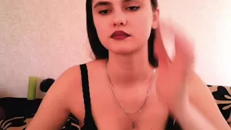 qqlola mutual petting on camera