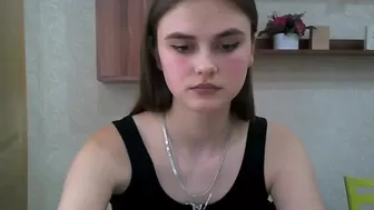 qqlola action  cam show  slut